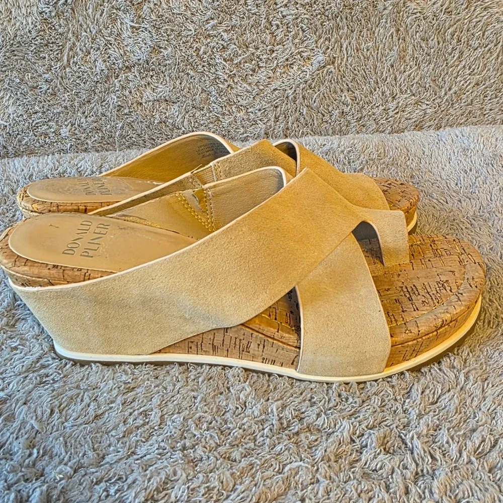 Donald Pliner Womens Wedge Sandals Cork Beige Leather Toe Loop 11M Slides‎